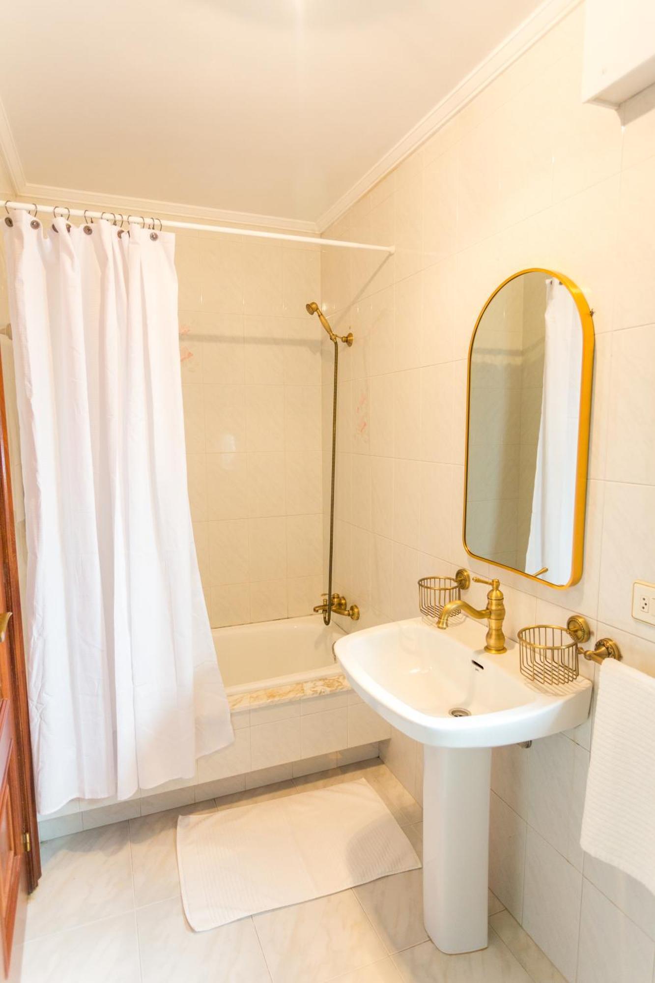 Disfruta De Melide En Este Amplio Apartamento Екстер'єр фото